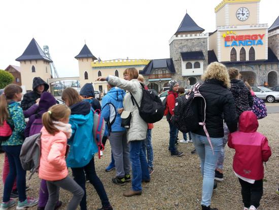 Wycieczka ministrant�w i marianek do „Energylandii” do Zatoru