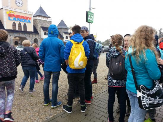 Wycieczka ministrant�w i marianek do „Energylandii” do Zatoru