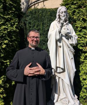 Ksi�dz Damian Kubi�ski